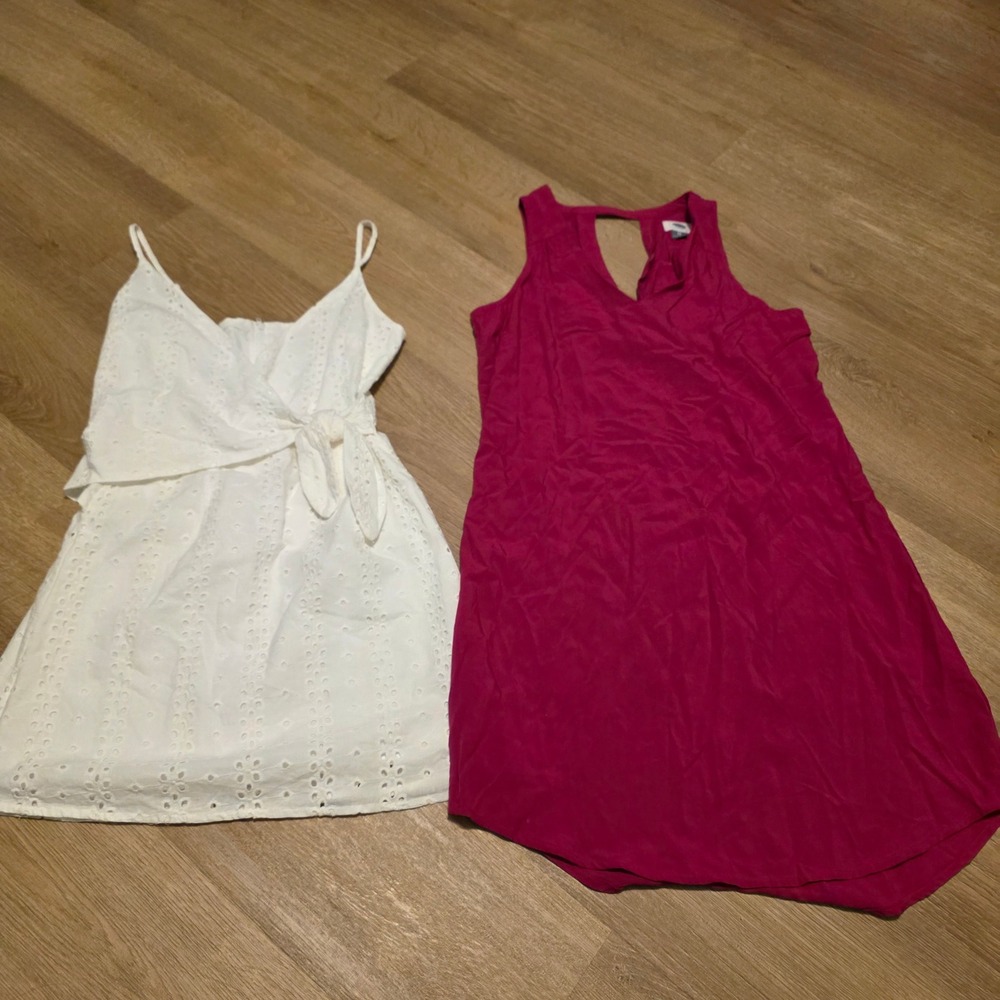Lot of 2 Womens Dresses GB White Eyelet Mini & Old Navy Magenta Shift‎ XS
